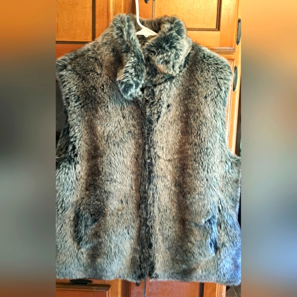 Vtg Faux Fur Vest By BlassSPORT  Pockets Zip Front LUXURY GLAM Winter Medium